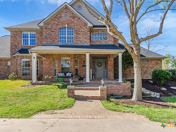 3rd image of 1703 Canyon Springs Dr