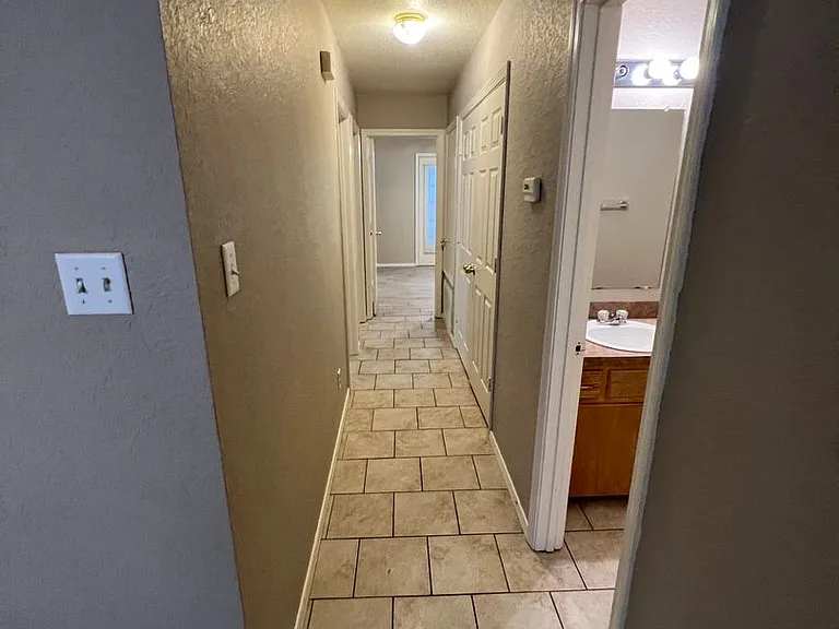 Allison Lane — Photo 10