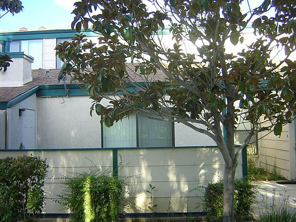4th image of 44526 15th St E Unit 8