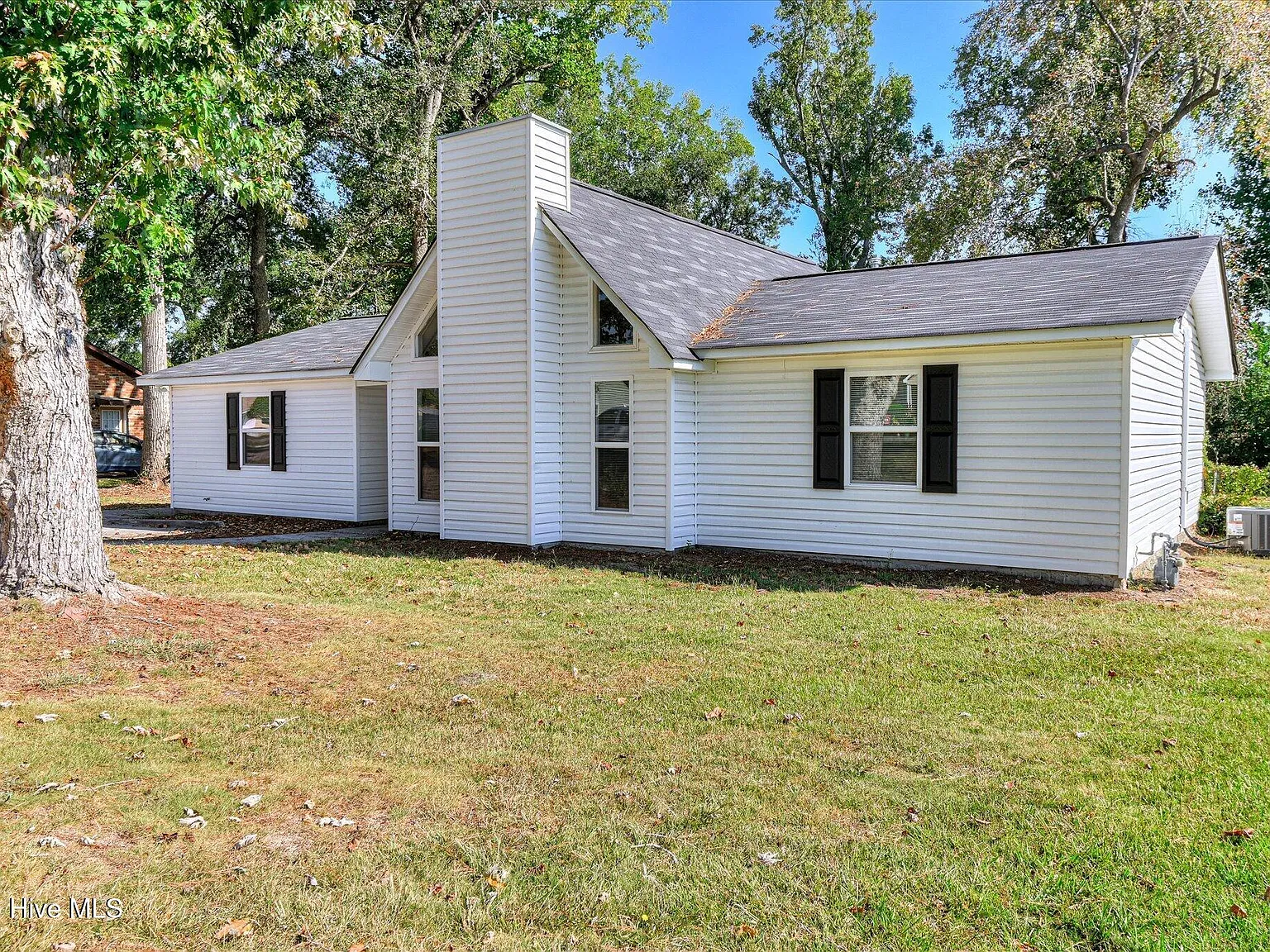 3 bed, 2.0 bath, $1,600 — Photo 1