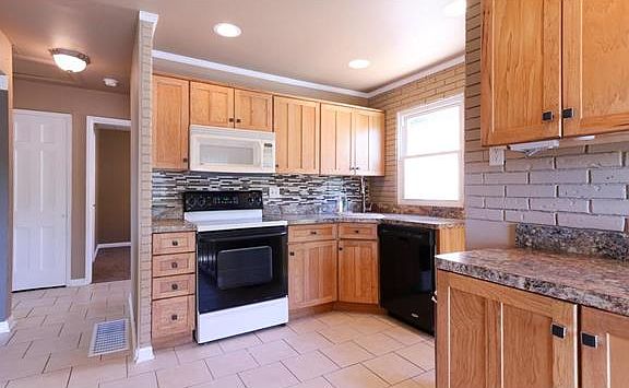 2nd image of 1335 San Jacinto Ct