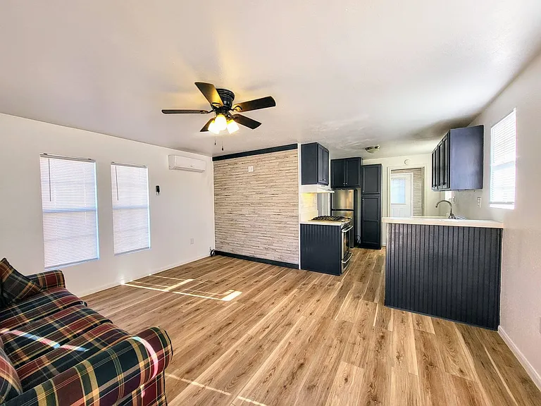 1317 E Main St — Photo 6