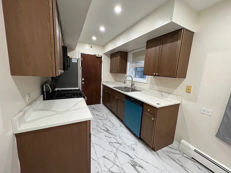 4643 Main St #1D — Photo 5