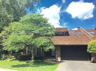 12 Lucas Dr, Palos Hills, IL 60465