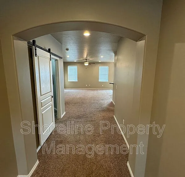 511 Diamond Lake St — Photo 50