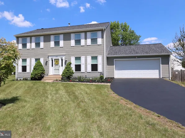 12168 Eddyspark Dr, Herndon, VA 20170