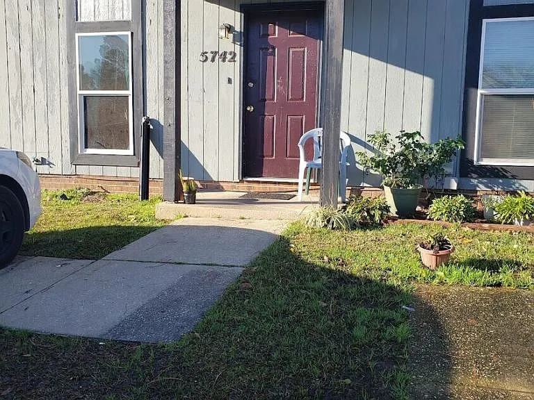 5742 Aftonshire Dr — Photo 1
