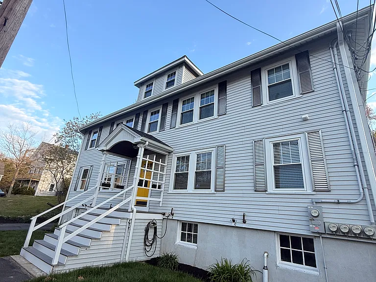 75 Sterling St #A — Photo 2