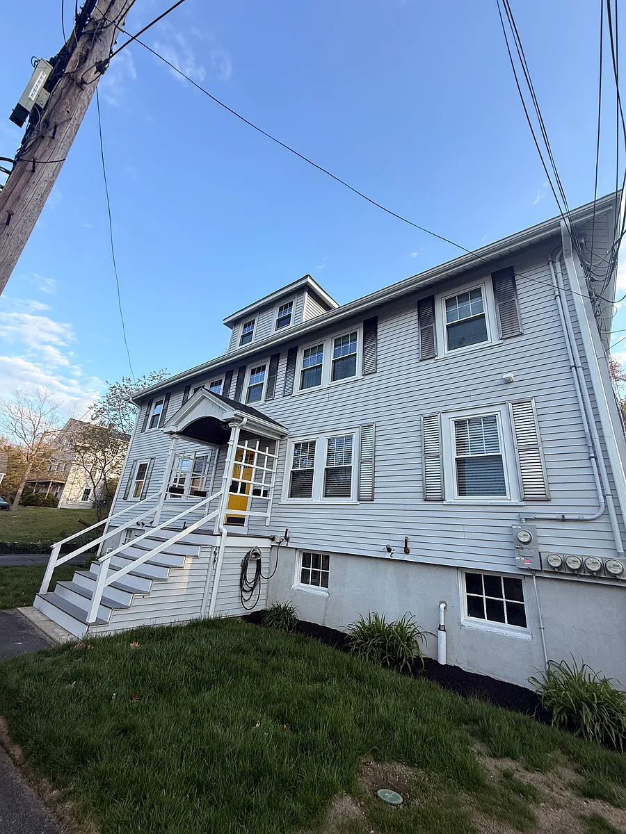Building Photo - 75 Sterling St #A