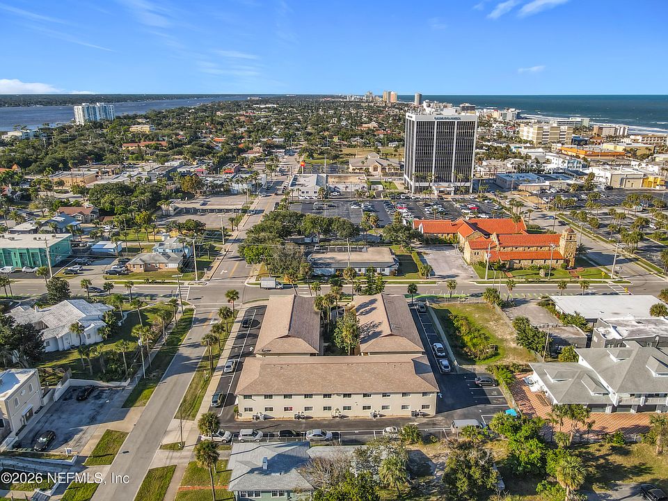 1st image of 400 OAKRIDGE Boulevard #210