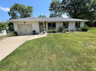 75 Manor Crest Dr, Kirksville, MO 63501