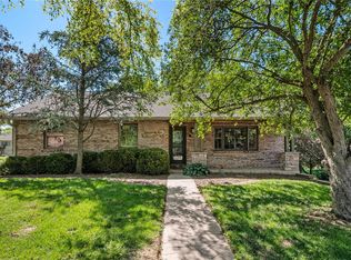 28 Hil Char Dr, Belleville, IL 62226