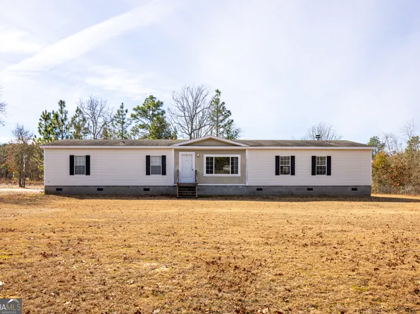 12 Governors Dr, Box Springs, GA 31801