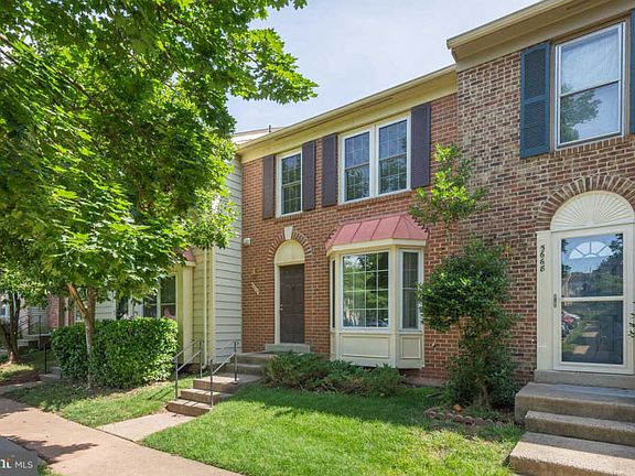 3rd image of 5670 Chapel Run Ct