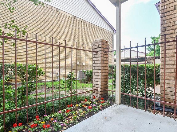 2nd image of 2120 El Paseo St APT 2907