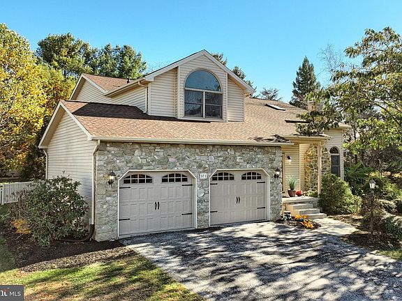 4th image of 571 Lake Meade Dr