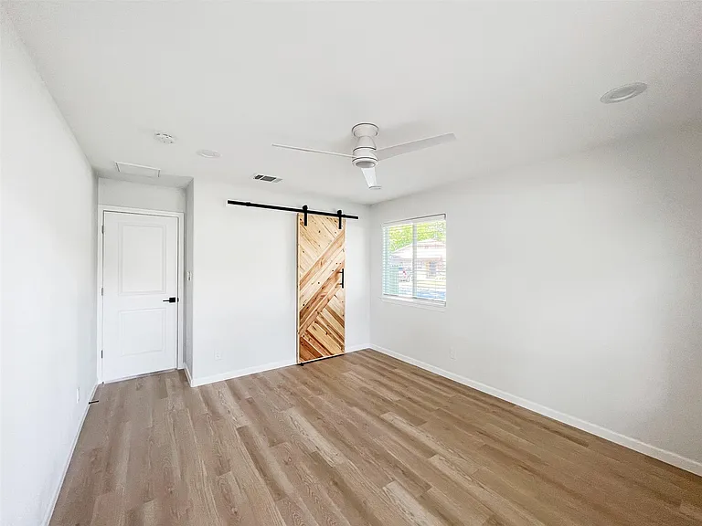 7736 Croftwood Dr — Photo 24