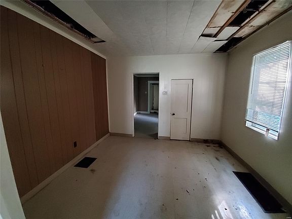 3rd image of 7034 Idlewild Ave
