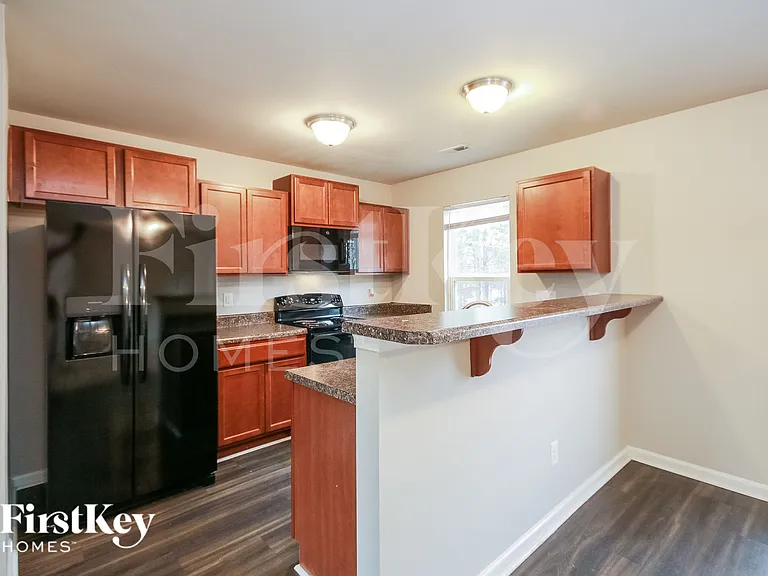 513 Ellingsworth Ln — Photo 6