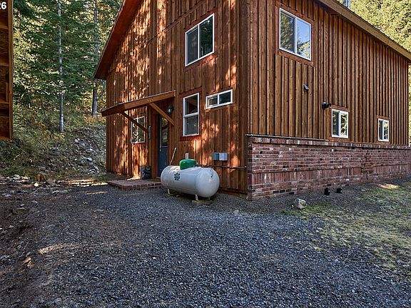 4th image of 64277 Tamarack Rd