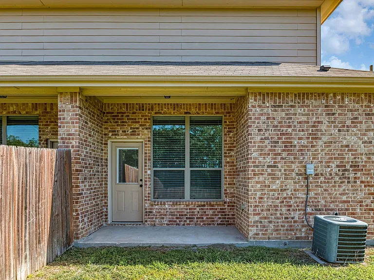341 Orbit Dr — Photo 25