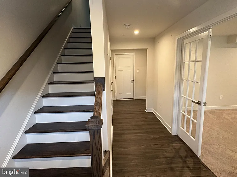 8711 Shady Pines Dr — Photo 2