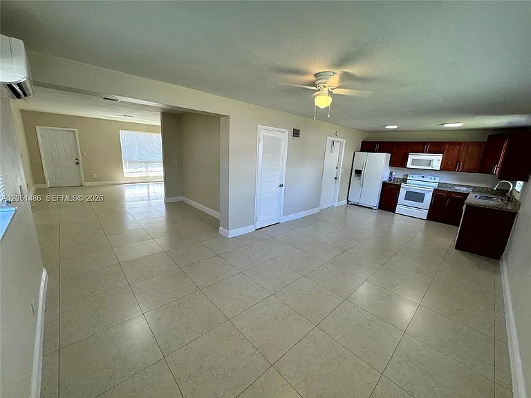 3421 SW 32nd Ct — Photo 7