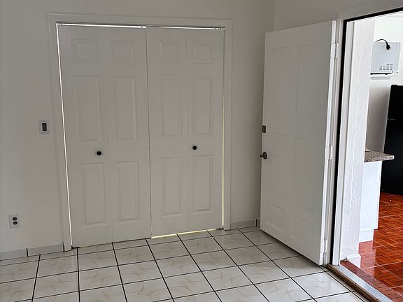 4th image of 6905 N Hale Ave #B