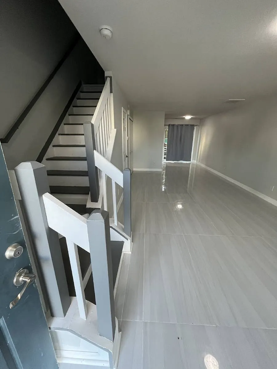 Building Photo - 606 Grasswren Way