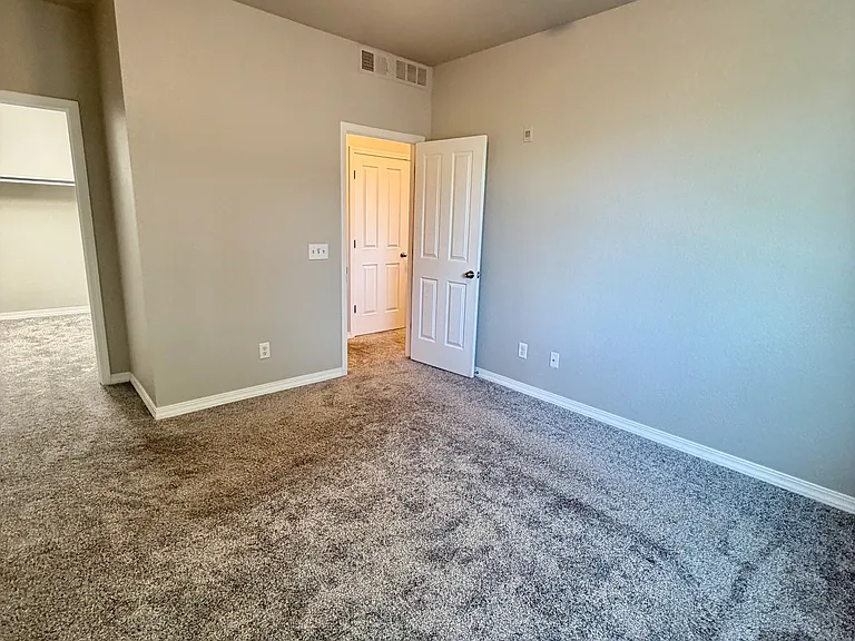 2133 Krisron Rd #B-207 — Photo 25