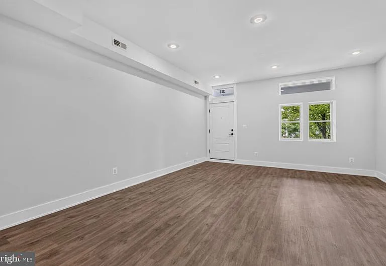 213 Seaton Pl NE #2 — Photo 5