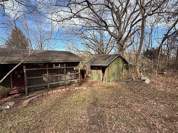 2nd image of 15902 Linville Rd