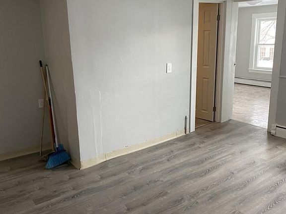 4th image of 15 Chelmsford St Floor 2