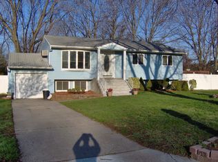 1 Hilda Ct, Port Jefferson Station, NY 11776