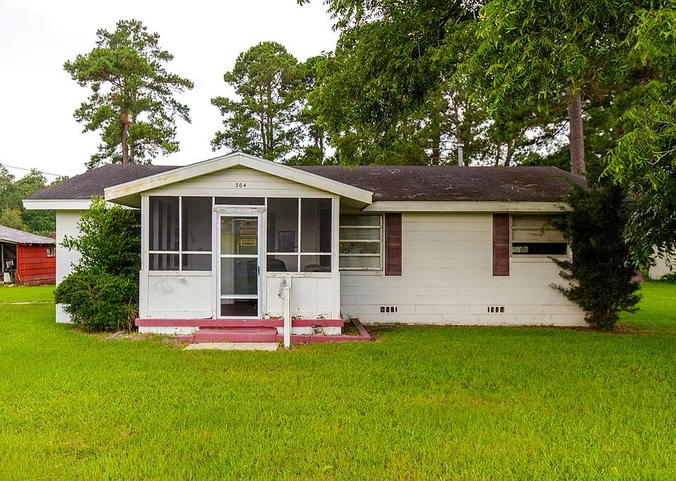 1st image of 304 Kelly Dr