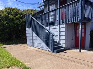 339 SW Ebb Ave #B, Lincoln City, OR 97367