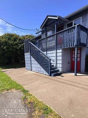 339 SW Ebb Ave #B Photo 1