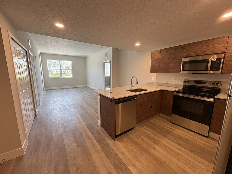 4424 S Texas Ave #1-104-1 — Photo 2
