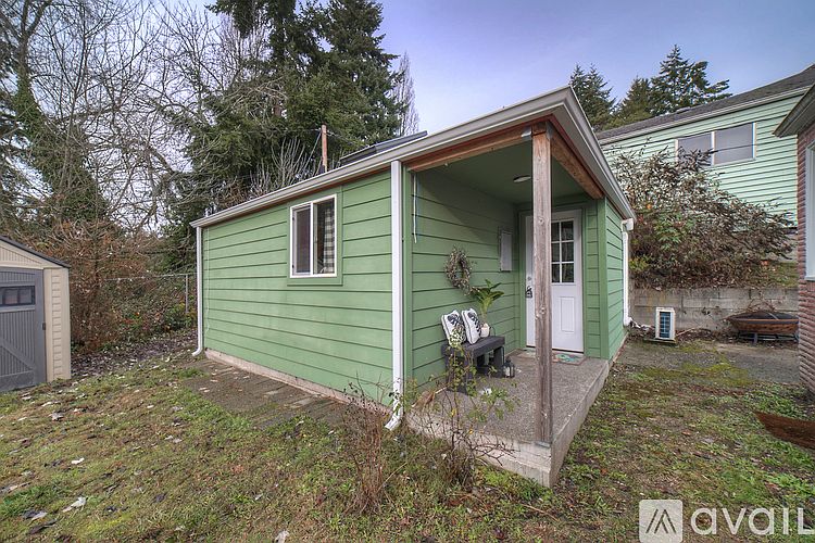 1st image of 1125B Dill Way
