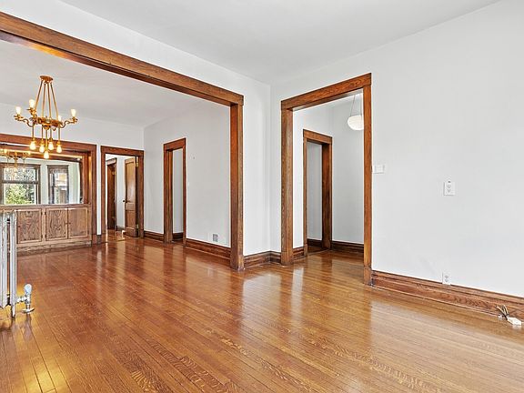 4th image of 1419 W Winona St