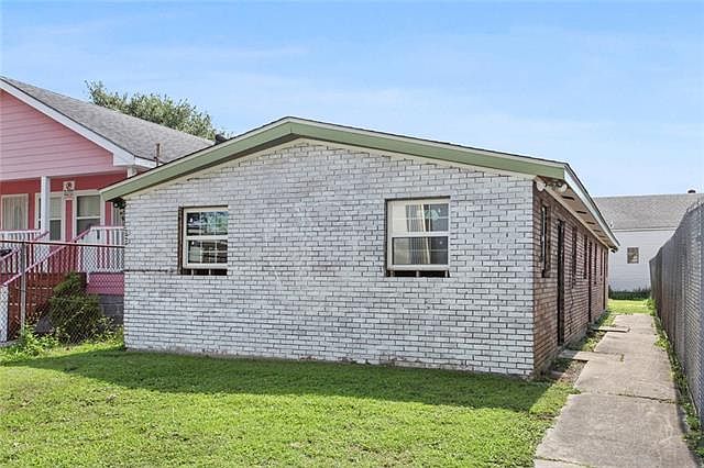 1st image of 2005 Marigny St