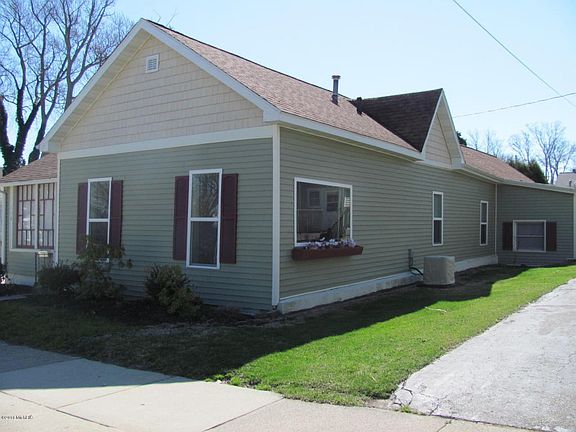 4th image of 118 Erie St