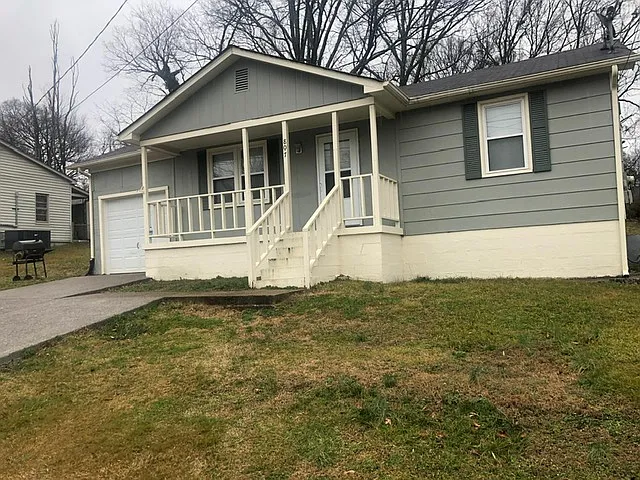 807 Eastview Dr