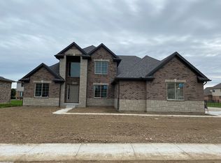 19438 Potomac Dr, Macomb, MI 48044