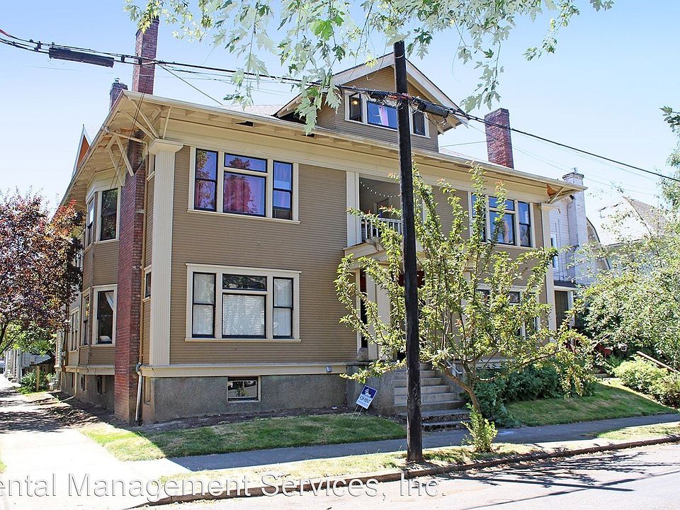 1st image of 1736 SE Alder St #10300424