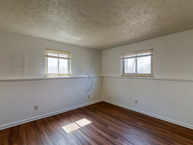 6315 Grovenburg Rd — Photo 14