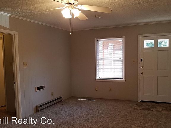 3rd image of 305 McLeod St