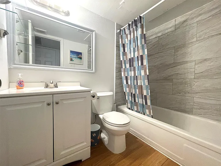 2207 Leon St #309 — Photo 6