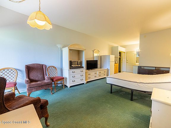 5th image of 2180 Country Club Dr APT 219