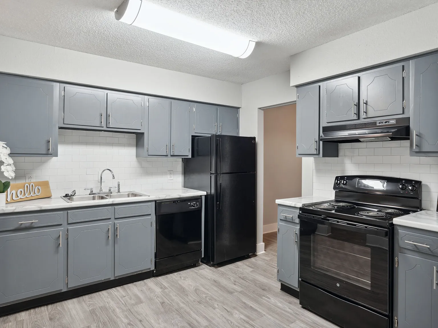Nottingham Apartments — Photo 3